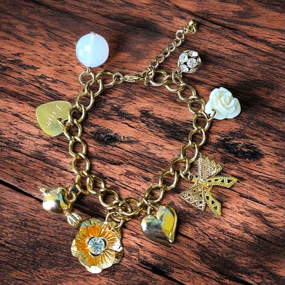 Gold Charm Bracelet with Heart and Flower Accents - Picture 1 of 1